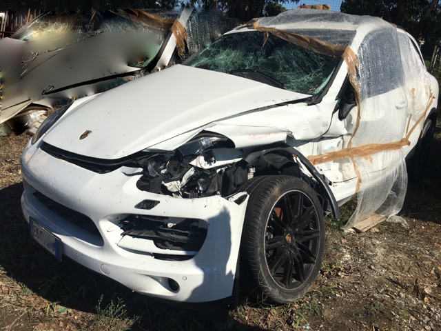 Cayenne incidentato